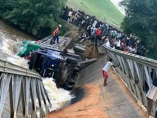 Cliché du pont Lubi dans le Kassai Oriental qui s'est effondré le dimanche 26 mai.