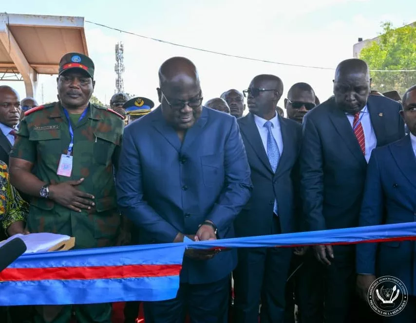 Le Président de la RDC Félix Tshisekedi procédant à la mise en circulation des trains du service national à Lubumbashi