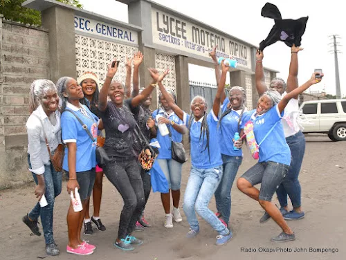 Des finalistes de l’examen d’Etat édition 2015 lors de la publication des résultats, le 16/07/2015 à Kinshasa. Radio Okapi/Ph. John Bompengo