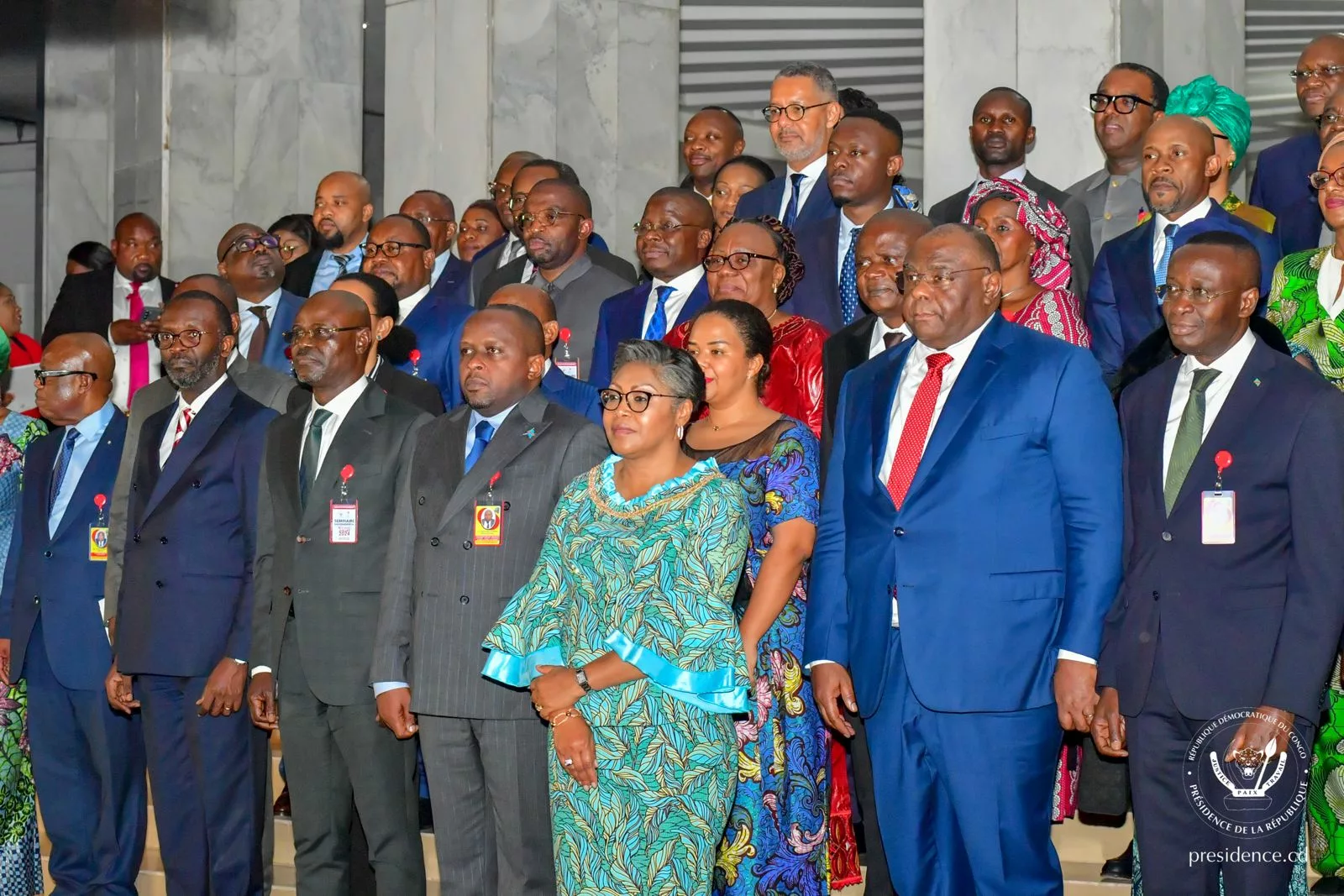 Photo de famille des membres du gouvernement Suminwa à la clôture du Séminaire gouvernemental au palais de la nation à Kinshasa.