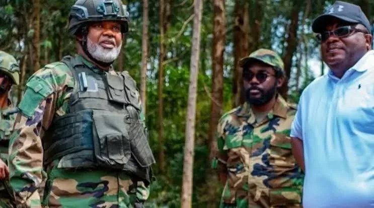 Les Corneille Nangaa, Adam Chalwe et Bertrand Bisimwa dans la foret de Rutshuru