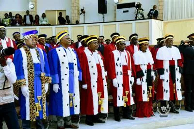 Photo de famille de famille du corps judiciaire au palais de la nation à Kinshasa