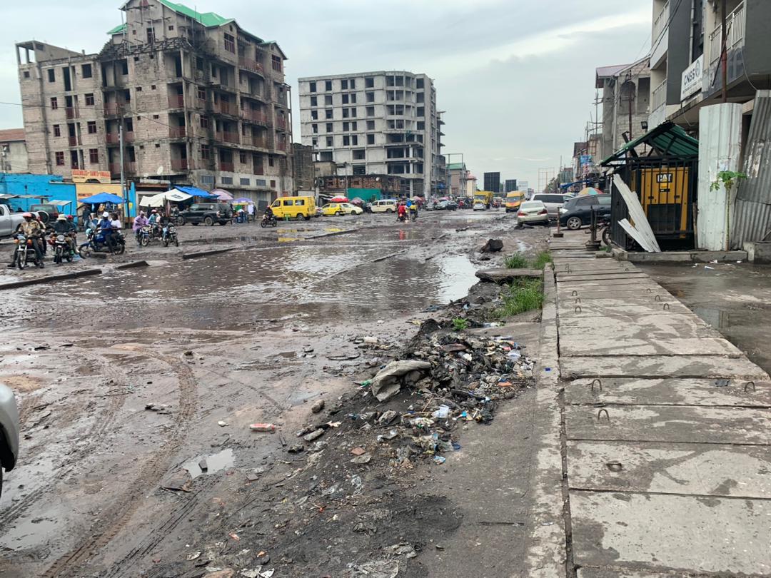 La route de Kabambare à Kinshasa dans un état de délabrement très avancé