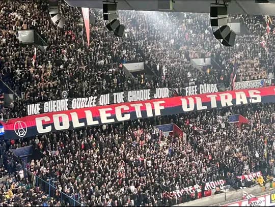 Le message affiché par les supporters Parisiens au Parc des princes