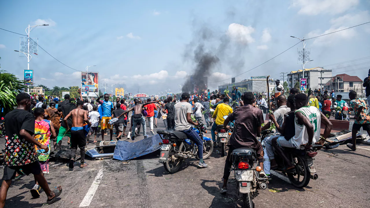 Violente marche à Kinshasa contre l'agression rwandaise.