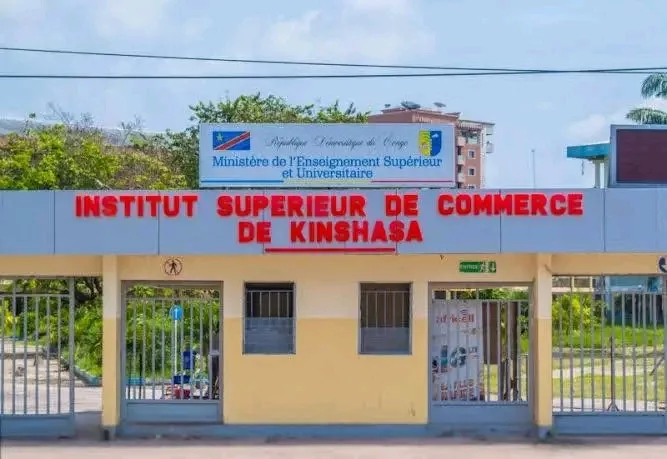 Entrée principale de la Haute école de commerce ex ISC