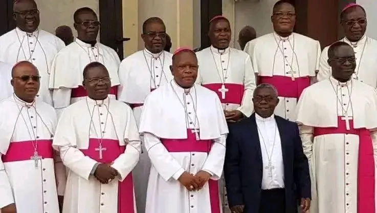 Les évêques de la CENCO autour du Cardinal Fridolin Ambongo, archevêque métropolitain de Kinshasa
