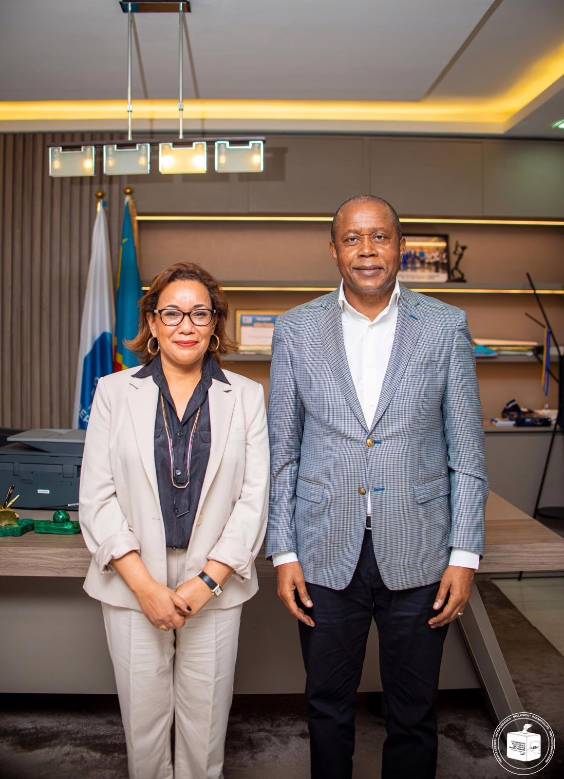 Le Président de la CENI Denis Kadima et Madame Emna ZGHONDA ENGUELEGUELE, experte en processus électoraux et en inclusion dans les consultations électorales pour l’égalité des genres.