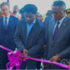 Le Ministre d'État Constant Mutamba en train d'inaugurer le nouveau palais de Justice à Kalemie.