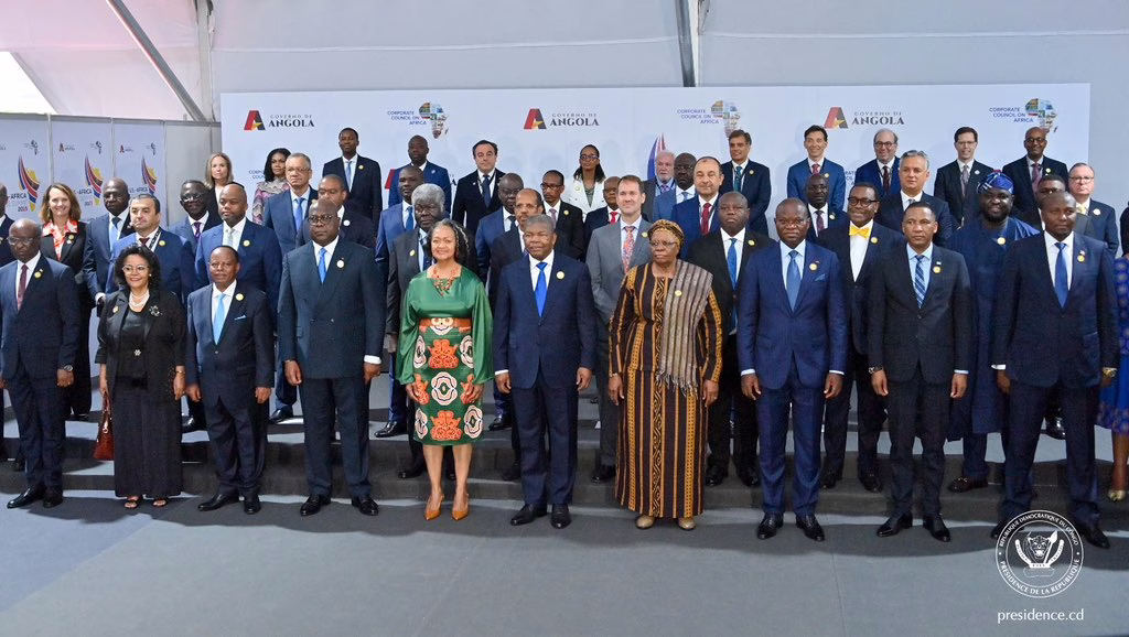 Photo de famille des Chefs d'États au 17 ème sommet USA-Afrique en Angola