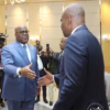 Salutation chaleureuse entre le Président de la République Félix Tshisekedi et l'opposant radicale Martin Fayulu au Palais de la nation.