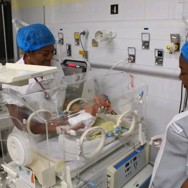 Un nouveau né au centre hospitalier Monkole