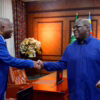 L'opposant Adolphe Muzito saluant chaleureusement le Président Félix Tshisekedi.