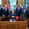 À la maison blanche, Donald Trump avec quelques Chefs d’États africains.