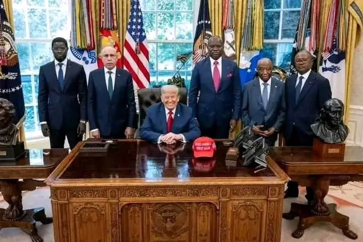 À la maison blanche, Donald Trump avec quelques Chefs d’États africains.