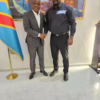 Poignée de mains entre le leader de l'Ecide Martin Fayulu et Carbone Beni du PACTE