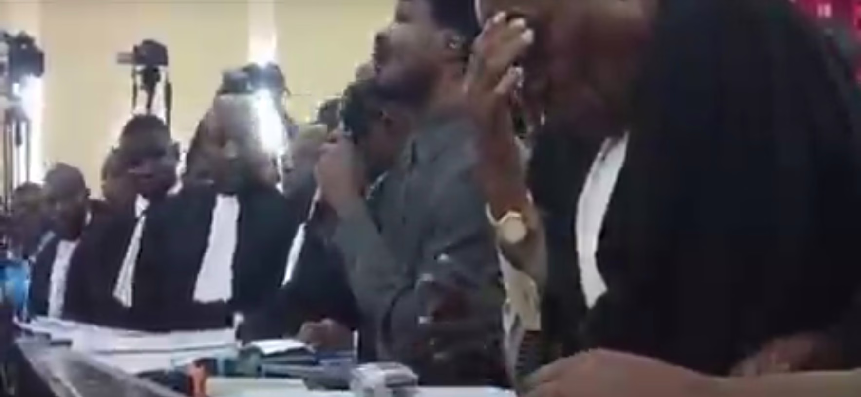 L'ancien ministre d'État Constant Mutamba en train de comparaître devant la Cour de cassation.